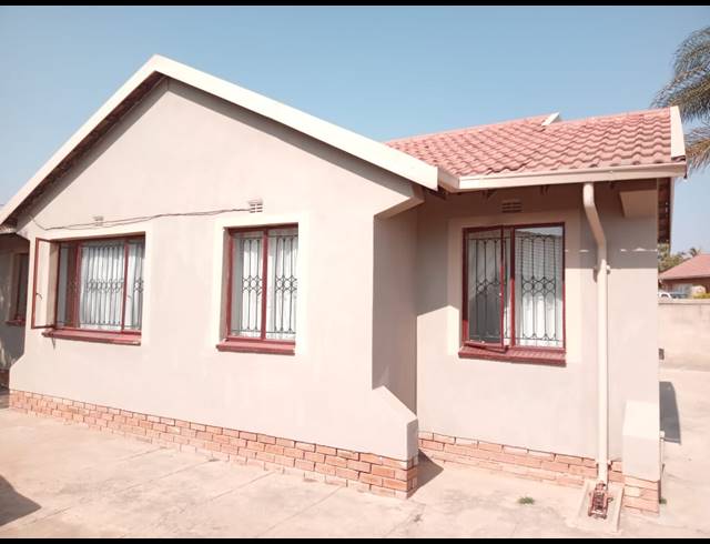 3 BEDROOM HOUSE FOR SALE IN MADIBA PARK
